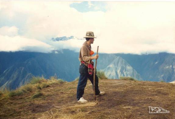 Em Phuyupatamarca, o 3o paso, aos 3.650 metros de altitude, quase ao final do nosso 2o dia de caminhada na trilha inca que leva a Machu Picchu, no Peru (foto de Julho de 1990)